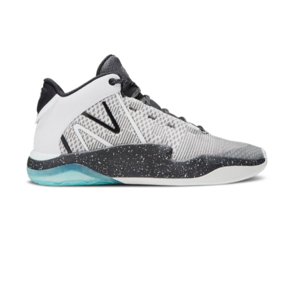 New Balance Two WXY V2 Basketball Shoes